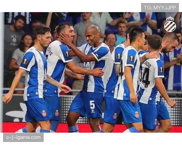 李刚仁战术适配性成焦点，助力球队提升表现与竞争力