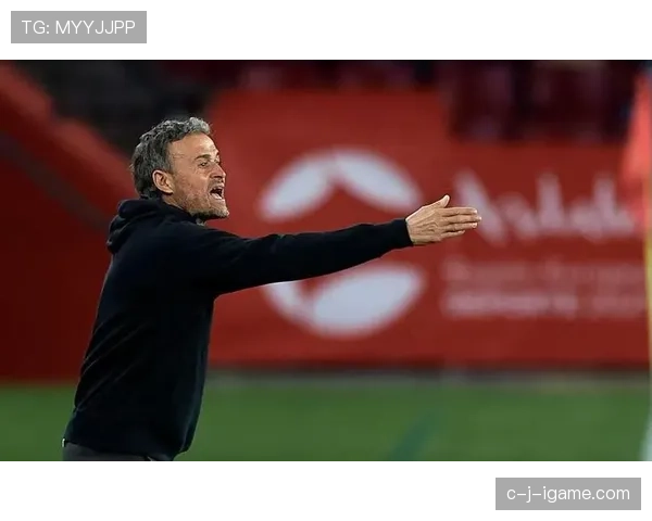 恩里克反击体系显奇效,战术创新助球队问鼎冠军 恩里克反击体系显奇效,战术创新助球队问鼎冠军