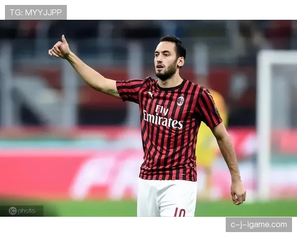 恰尔汗奥卢在关键比赛中的出色表现值得关注,助力球队迈向胜利巅峰 恰尔汗奥卢在关键比赛中的出色表现值得关注,助力球队迈向胜利巅峰