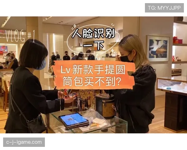 唐佳豪训练完直接去奢侈品店刷卡，柜姐以为他是来拍广告的